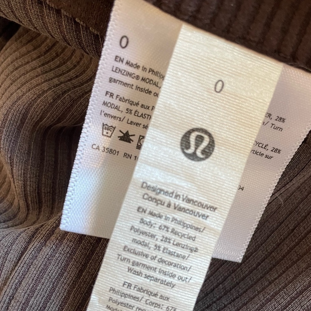 Lululemon Ribbed Softstreme Flared Pant 
Espresso. Size 0 - Picture 8 of 12